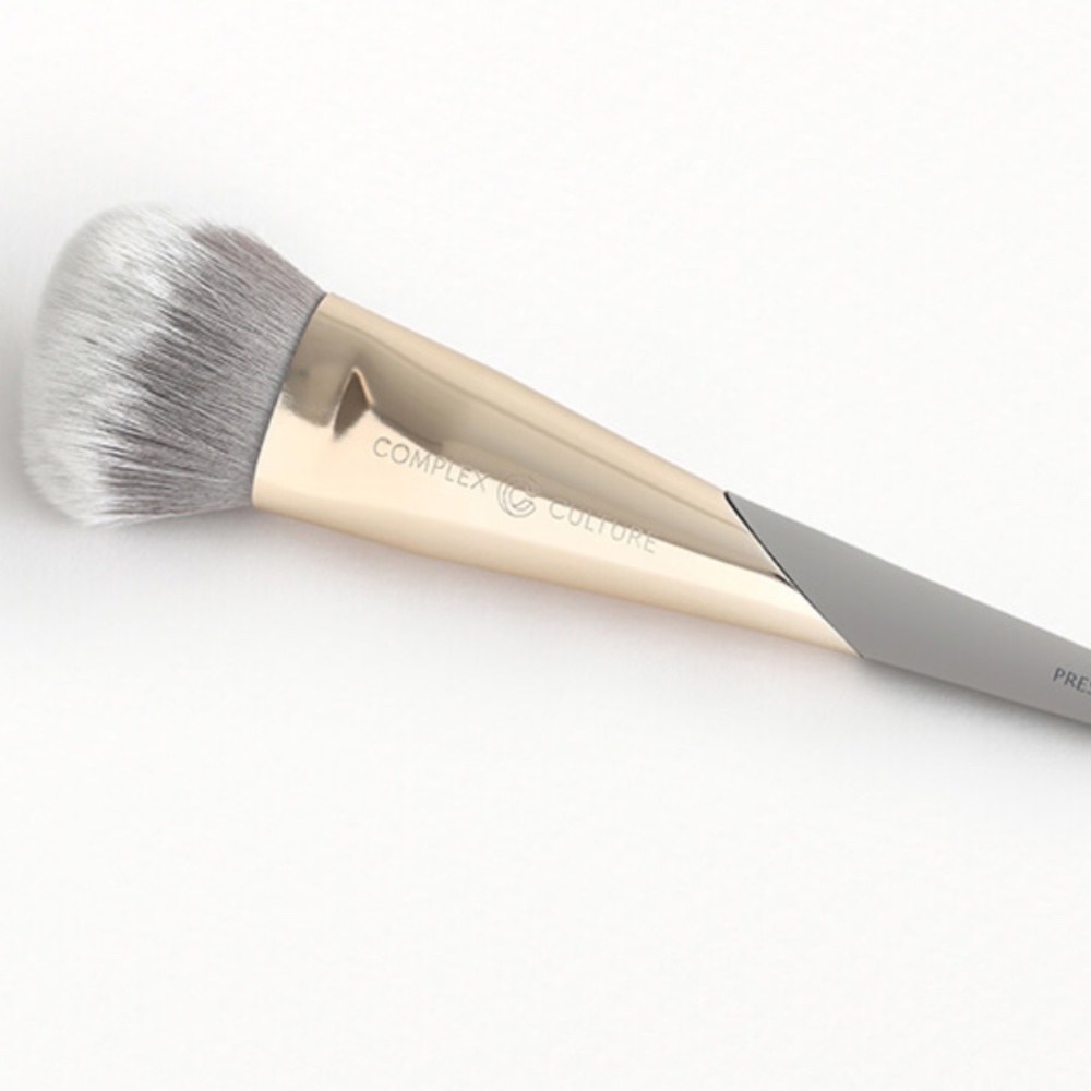 Complex Culture - Press & Set Bronzer Powder Brush